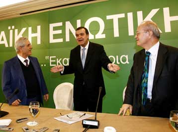 Περιμένουν τον Βγενόπουλο για την παραίτηση Πατέρα