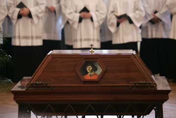 Πέντε αιώνες μετά, ο «αιρετικός» Κοπέρνικος ξανακηδεύεται ως ήρωας