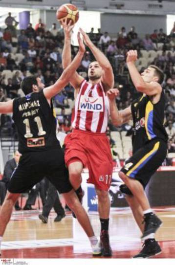 «Ερυθρόλευκο» τρένο στον τελικό με 3-0 νίκες επί του Αμαρουσίου