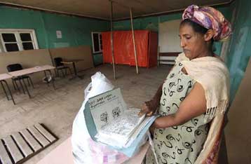 Στις κάλπες εκατομμύρια ψηφοφόροι στην Αιθιοπία για τις βουλευτικές εκλογές