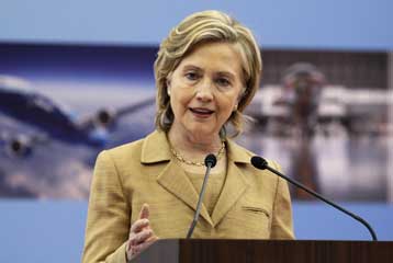 Περιορισμό των διακρίσεων υπέρ των κινεζικών εταιρειών ζήτησε η Χίλαρι Κλίντον