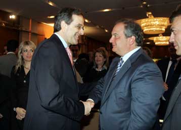 Περίοδος ψυχρότητας στις σχέσεις του Αντώνη Σαμαρά με τον Κώστα Καραμανλή