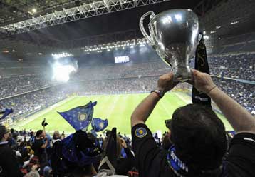 Υποδοχή ηρώων στους παίκτες της Ίντερ, «κάηκε» το Μιλάνο