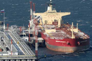 Διαρροή πετρελαίου μετά από σύγκρουση πλοίων ανοιχτά της Σιγκαπούρης