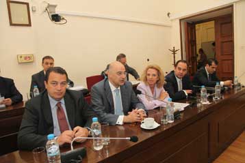 Μόνο πολιτικές ευθύνες αναγνωρίζει η ΝΔ για την υπόθεση του Βατοπαιδίου