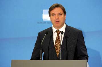 «Όλα στο φως», επαναλαμβάνει η κυβέρνηση για τις εξεταστικές