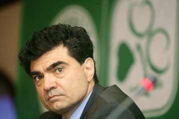 «Ο Παναθηναϊκός δεν χαρίζεται» η απάντηση του Τζίγκερ στον Βγενόπουλο