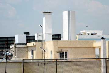 Επιχείρηση του Δήμου Αθηναίων για το «ξήλωμα» κεραιών κινητής τηλεφωνίας