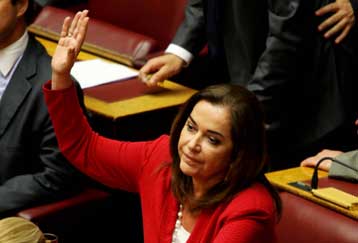 «Η νέα ηγεσία της ΝΔ βρίσκεται πιο δεξιά από ποτέ» λέει η Ντόρα Μπακογιάννη