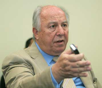 Οι άνθρωποι της ΑΕΚ δεν ανησυχούν από την αναβολή της άφιξης του Κοζώνη