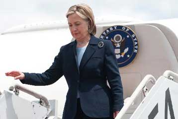 Στη Σεούλ η Χίλαρι Κλίντον με το βλέμμα στις τεταμένες σχέσεις Βόρειας-Νότιας Κορέας