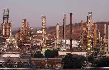 Κοντά στα 70 δολάρια το βαρέλι ενισχύεται το πετρέλαιο