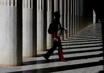 Ύφεση 3,7% και αύξηση της ανεργίας στο 12% προβλέπει ο ΟΟΣΑ για την Ελλάδα