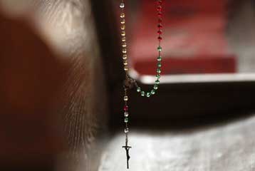 Σύλληψη 73χρονου καθολικού ιερέα στο Μιλάνο για υπόθεση παιδεραστίας