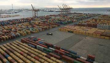 Μείωση 18,9% στο εμπορικό έλλειμμα το πρώτο τρίμηνο λόγω της πτώσης των εισαγωγών