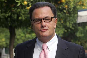 «Πυρά» ΝΔ κατά κυβέρνησης για τους χειρισμούς Λοβέρδου στο ασφαλιστικό