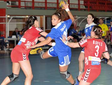 Εντός έδρας ήττα της Εθνικής χάντμπολ γυναικών από τη Σερβία με 29-17