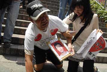 Γραπτή δέσμευση των υπαλλήλων ότι θα… ζήσουν ζητά η Foxconn στην Κίνα