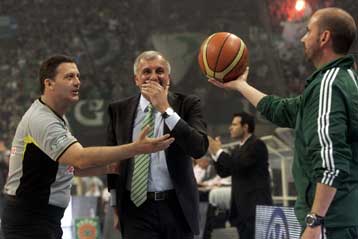 Ευτυχισμένος ο Ομπράντοβιτς, θυμωμένος και νευριασμένος ο Γιαννάκης