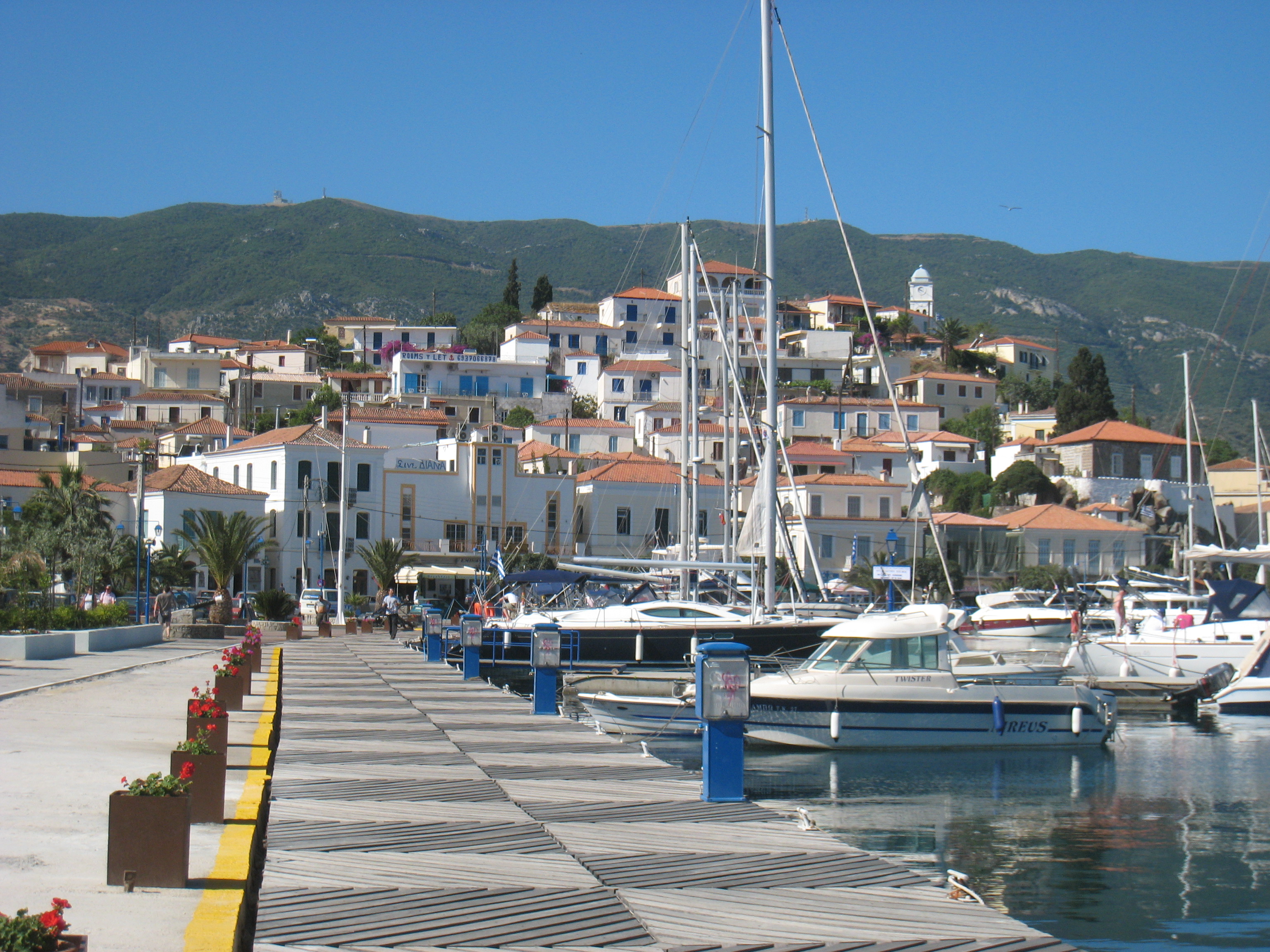Επέκταση της μαρίνας του Πόρου