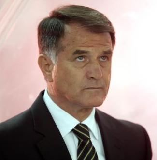 Μένει στο τιμόνι της ΑΕΚ ο Μπάγεβιτς