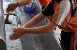 Νίψτε τας χείρας σας …και απαλλαγείτε από τύχεις και ενοχές