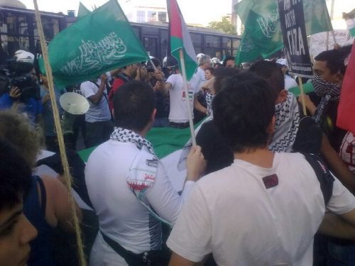 Επεισόδια στη συγκέντρωση διαμαρτυρίας έξω από την ισραηλινή πρεσβεία