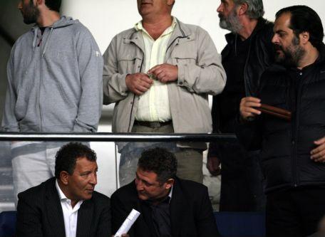 Κεραυνοί Τεν Κάτε κατά Αντωνίου και διοίκησης του Παναθηναϊκού