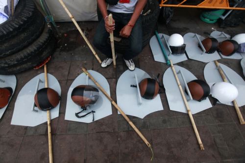 Κλιμακώνει η κυβέρνηση της Ταϊλάνδης την πίεση προς τους διαδηλωτές