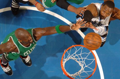 Απειλητικοί οι Μάτζικ έκαναν το 3-2