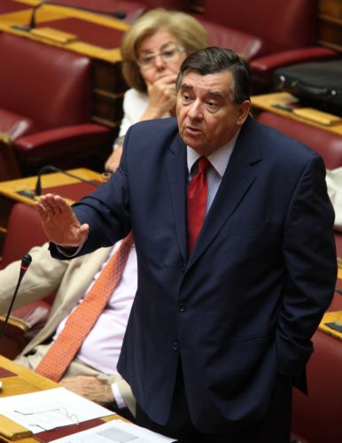 Να μην θέτουν εμπόδια ΝΔ και ΠΑΣΟΚ στο έργο των επιτροπών ζητά ο Γ.Καρατζαφέρης