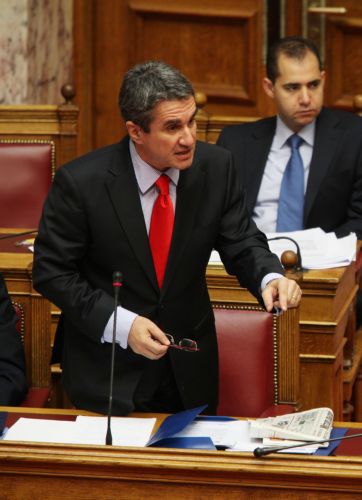 Αντιπαράθεση Λοβέρδου – Τσίπρα στη Βουλή με αφορμή τη συμφωνία για το ασφαλιστικό