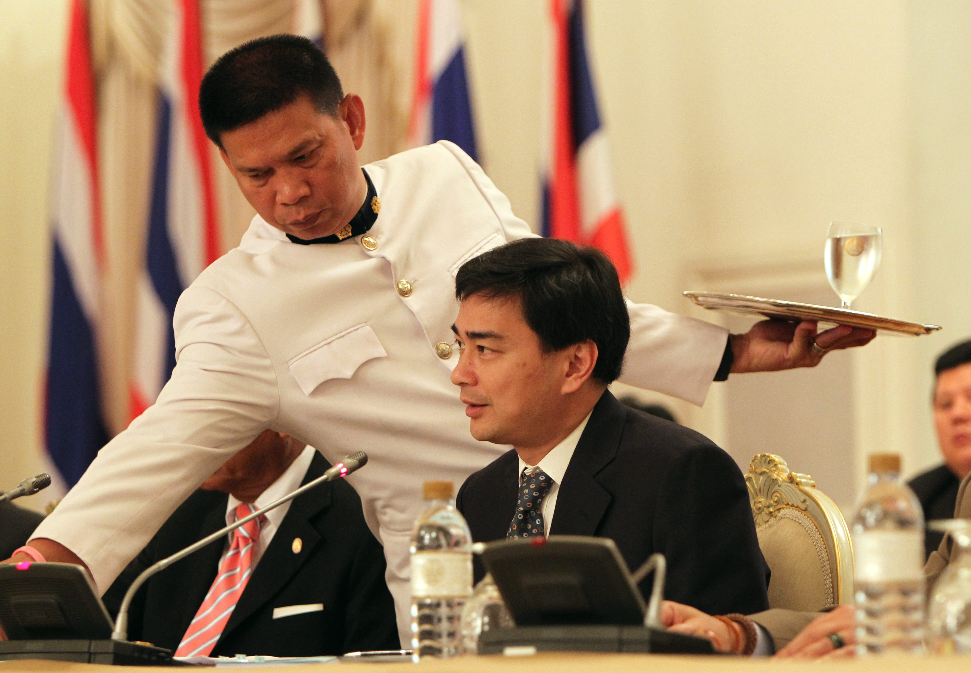 Απίθανη η διεξαγωγή εκλογών εντός του 2010 λέει ο πρωθυπουργός της Ταϊλάνδης