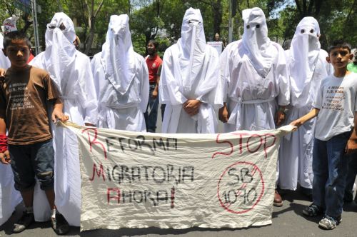 Μεγάλη συγκέντρωση στην Αριζόνα κατά του νόμου για τους μετανάστες