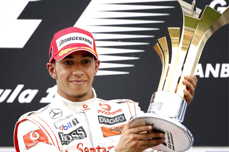 GP Τουρκίας 2010: Θρίαμβος του L. Hamilton, «εμφύλιος» στην RBR