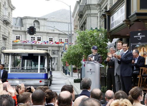 Σε λειτουργία και πάλι τα στούντιο της Universal στο Χόλιγουντ