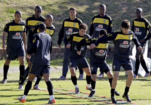 Στη Ν.Αφρική η Βραζιλία με σκέψεις 11άδας από Ντούνγκα