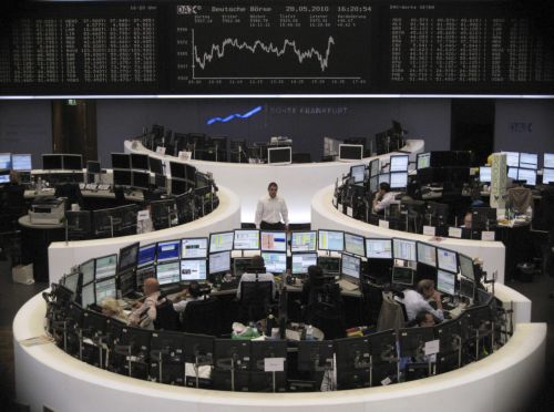 Μεικτό κλείσιμο στις ευρωπαϊκές αγορές, πτώση στη Γουόλ Στριτ την Παρασκευή