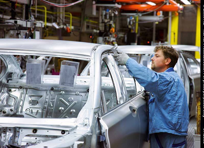 Επερχόμενο πλήγμα στη ρωσική αγορά αυτοκινήτου από τις τιμές μετάλλου