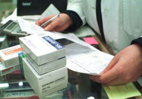 Τέλος στην επί πιστώσει χορήγηση φαρμάκων σε ασφαλισμένους του Δημοσίου