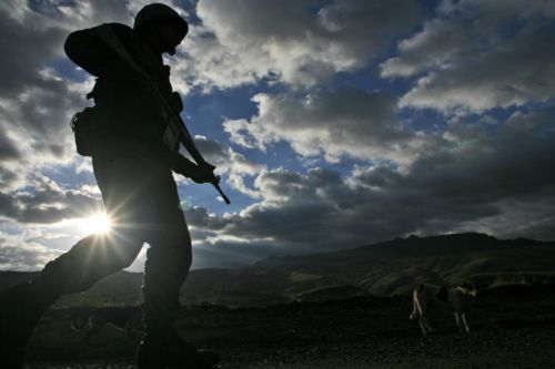 Έξι Τούρκοι στρατιώτες νεκροί σε επίθεση με ρουκέτες εναντίον ναυτικής βάσης