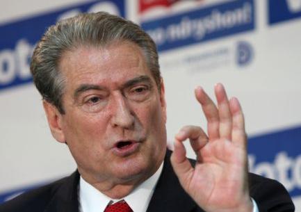 Στα Τίρανα αντιπροσωπεία της ΕΕ για άρση της πολιτικής κρίσης στη χώρα