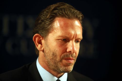 Συνελήφθησαν αρχαιοκάπηλοι που προσπάθησαν να πωλήσουν δύο κούρους