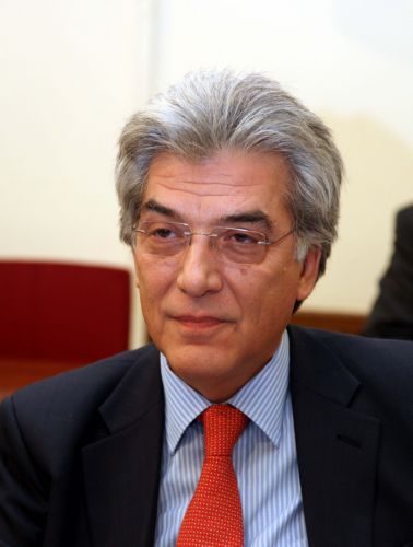 Πιέσεις της ΔΕΗ για αυξήσεις στα τιμολόγια από τον Σεπτέμβριο