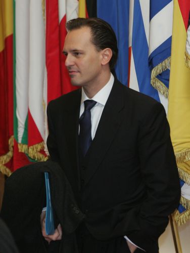 Να αποσύρει τα στρατεύματά της από την Κύπρο καλεί την Τουρκία ο Δ.Δρούτσας