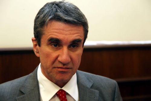 Πιέσεις της «τρόικας» για μείωση των συντάξεων έως και 50%