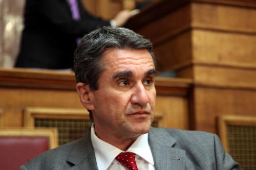 Τριετές πάγωμα μισθών στον ιδιωτικό τομέα προωθεί το υπουργείο Εργασίας