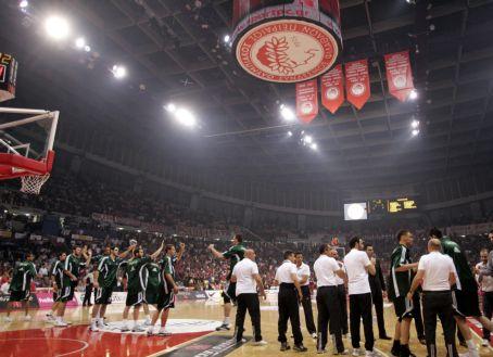 «Καυγάς» με το ΣΕΦ για τις ζημιές και έκκληση ειρήνης προς τους οπαδούς