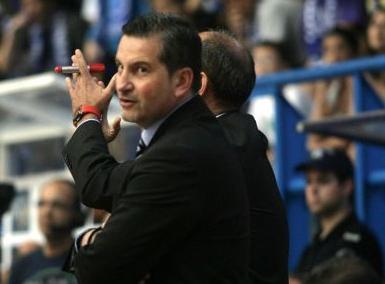 Ο… πόλεμος του τάιμ-άουτ μεταξύ Ζούρου και Μπαρτζώκα