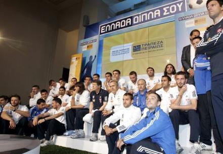 «Φάτους όλους» το μήνυμα του Καραγκούνη πριν την… προσγείωση στη Νότιο Αφρική